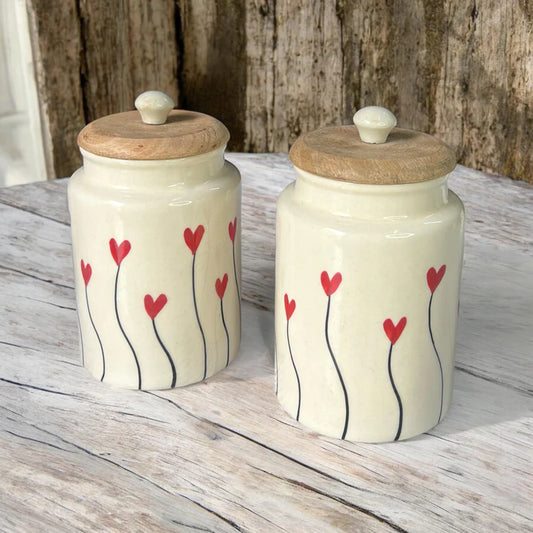 MORWEE white Heart flower jar