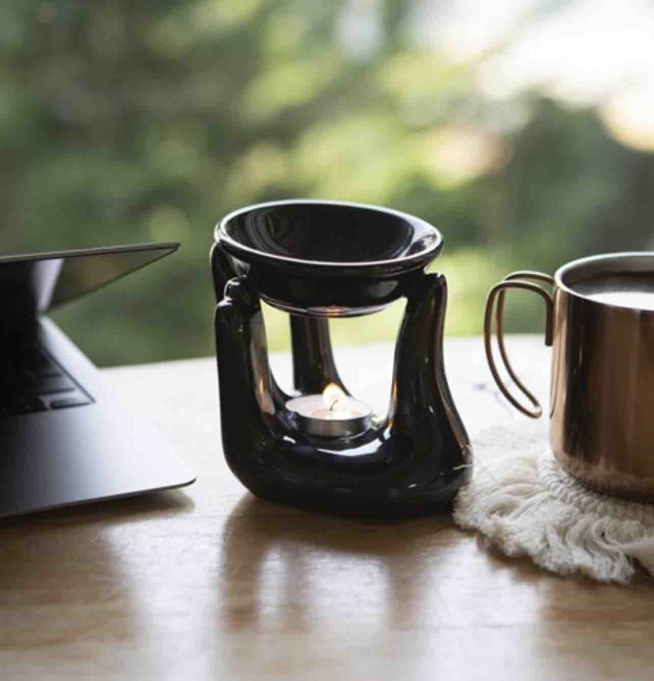 Morwee Ceramic Candle Diffuser Hand Shape Diffuser Black